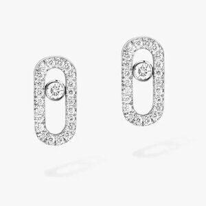 Move uno style stud earrings